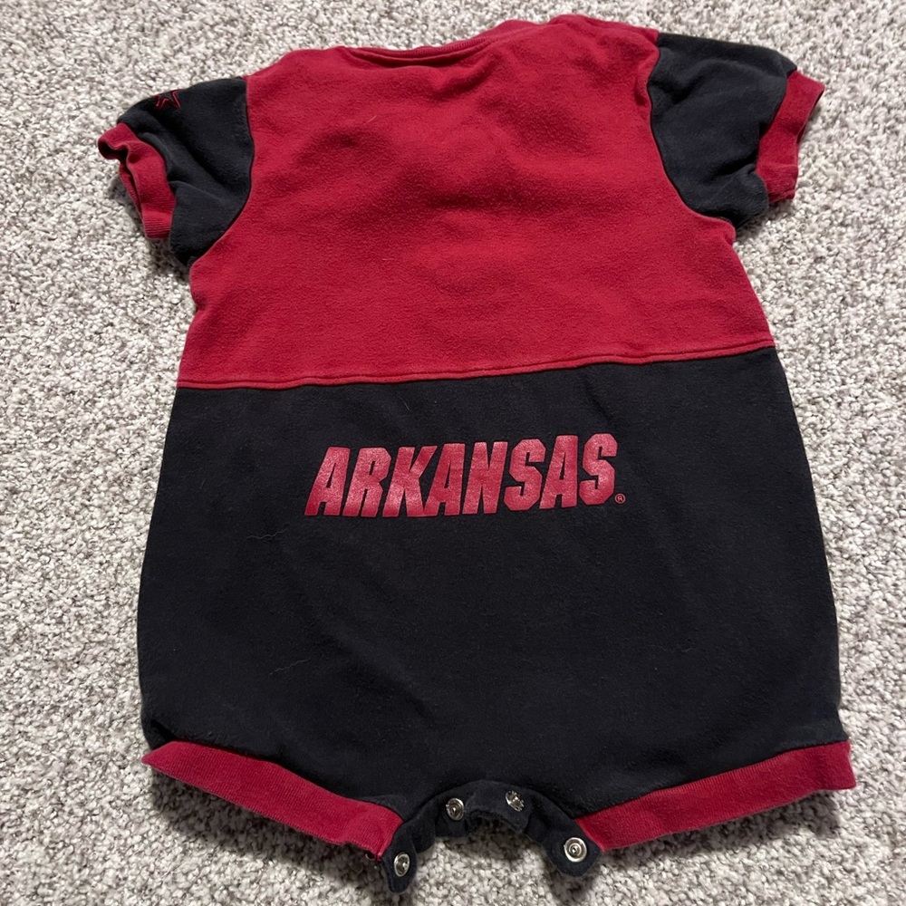 STARTER Arkansas Razorback Baby Romper - Picture 2 of 3